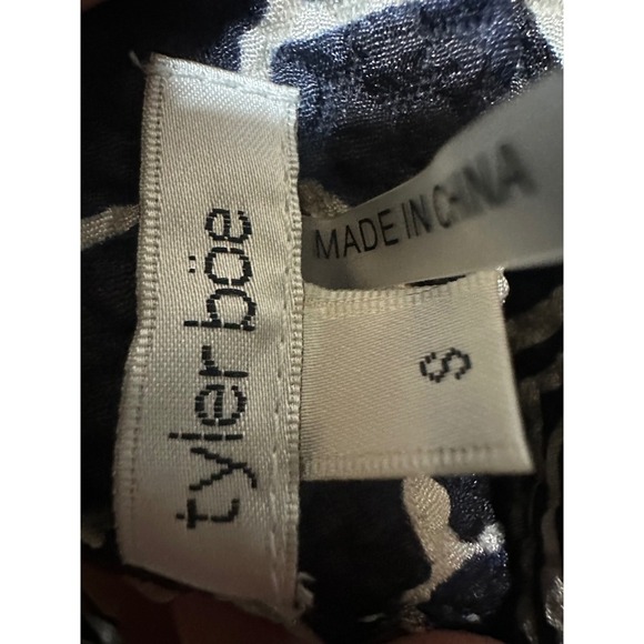 Tyler Boe Aztec Print Low VNeck Low Back Size Small Maxi Dress Monochrome - Picture 4 of 6